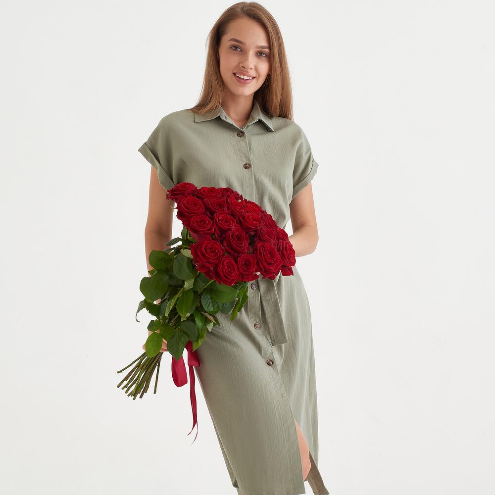 Роскошный букет из 21 красной розы – воплощение искренних чувств Цивильск Чувашская Республика
