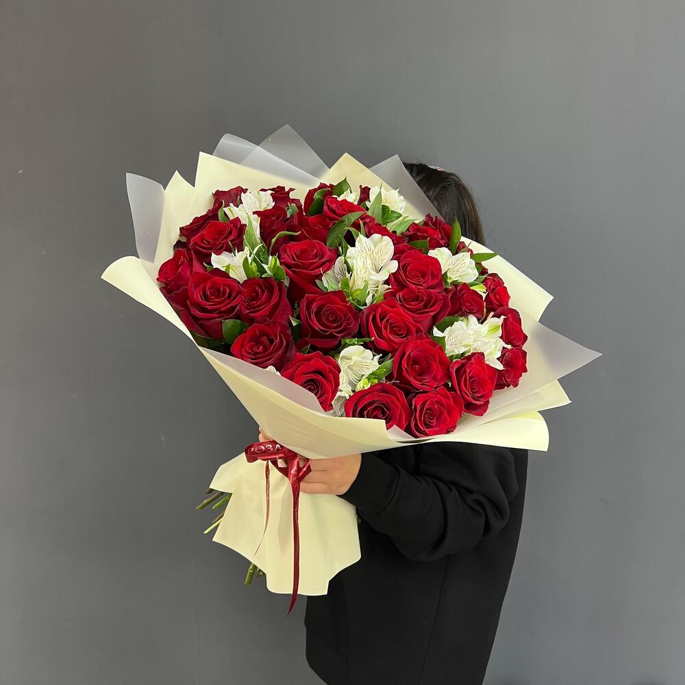 Букет «Танец любви» – гармония страсти и нежности в каждом лепестке Цивильск Чувашская Республика