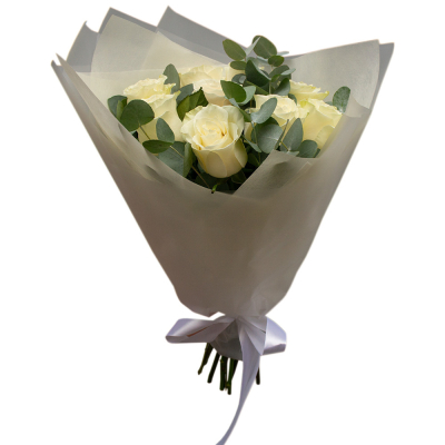 Элегантный букет из 9 белых роз с эвкалиптом – воплощение совершенства Цивильск Чувашская Республика