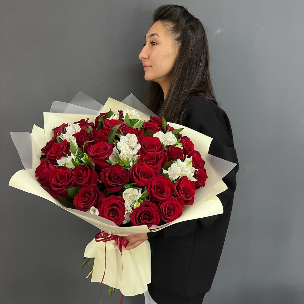 Букет «Танец любви» – гармония страсти и нежности в каждом лепестке Цивильск Чувашская Республика