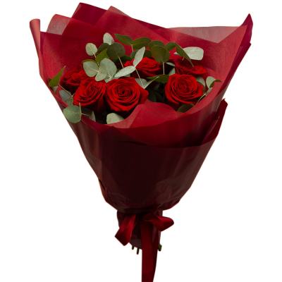 Букет из 9 красных роз с эвкалиптом – классика любви и нежности Цивильск Чувашская Республика