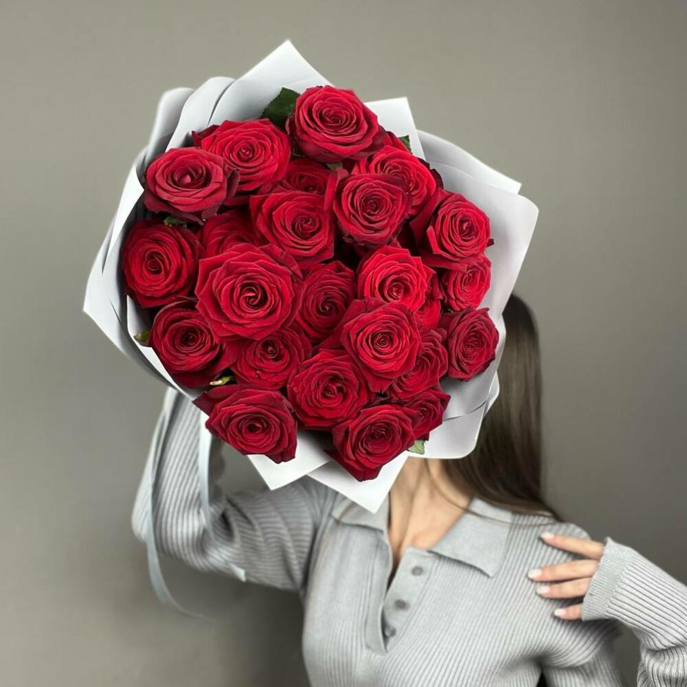 «Королевский бархат» – 25 роскошных красных роз из Эквадора  Цивильск Чувашская Республика