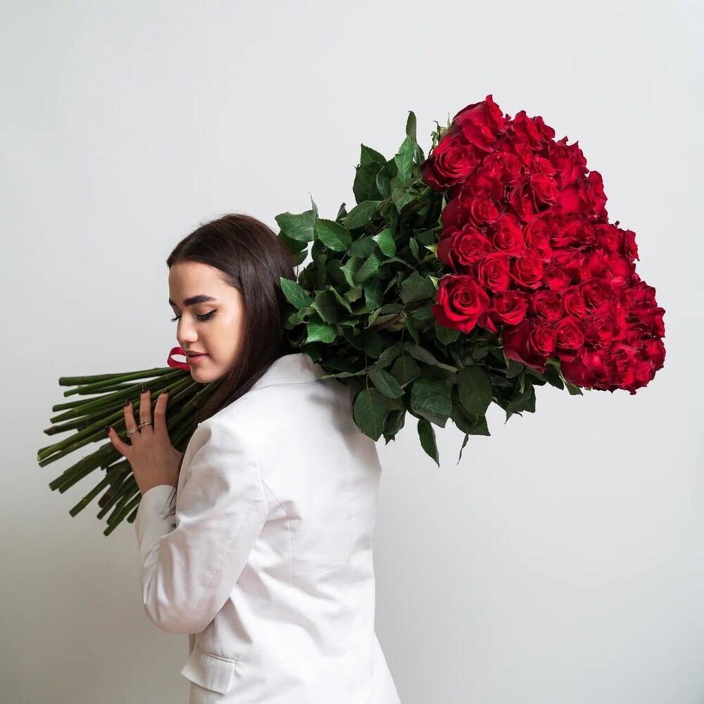 Роскошный букет из 51 красной розы – воплощение безграничной любви Цивильск Чувашская Республика