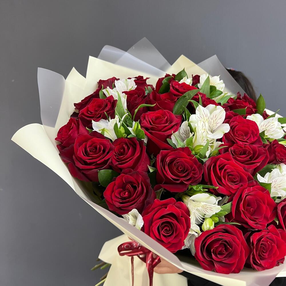 Букет «Танец любви» – гармония страсти и нежности в каждом лепестке Цивильск Чувашская Республика