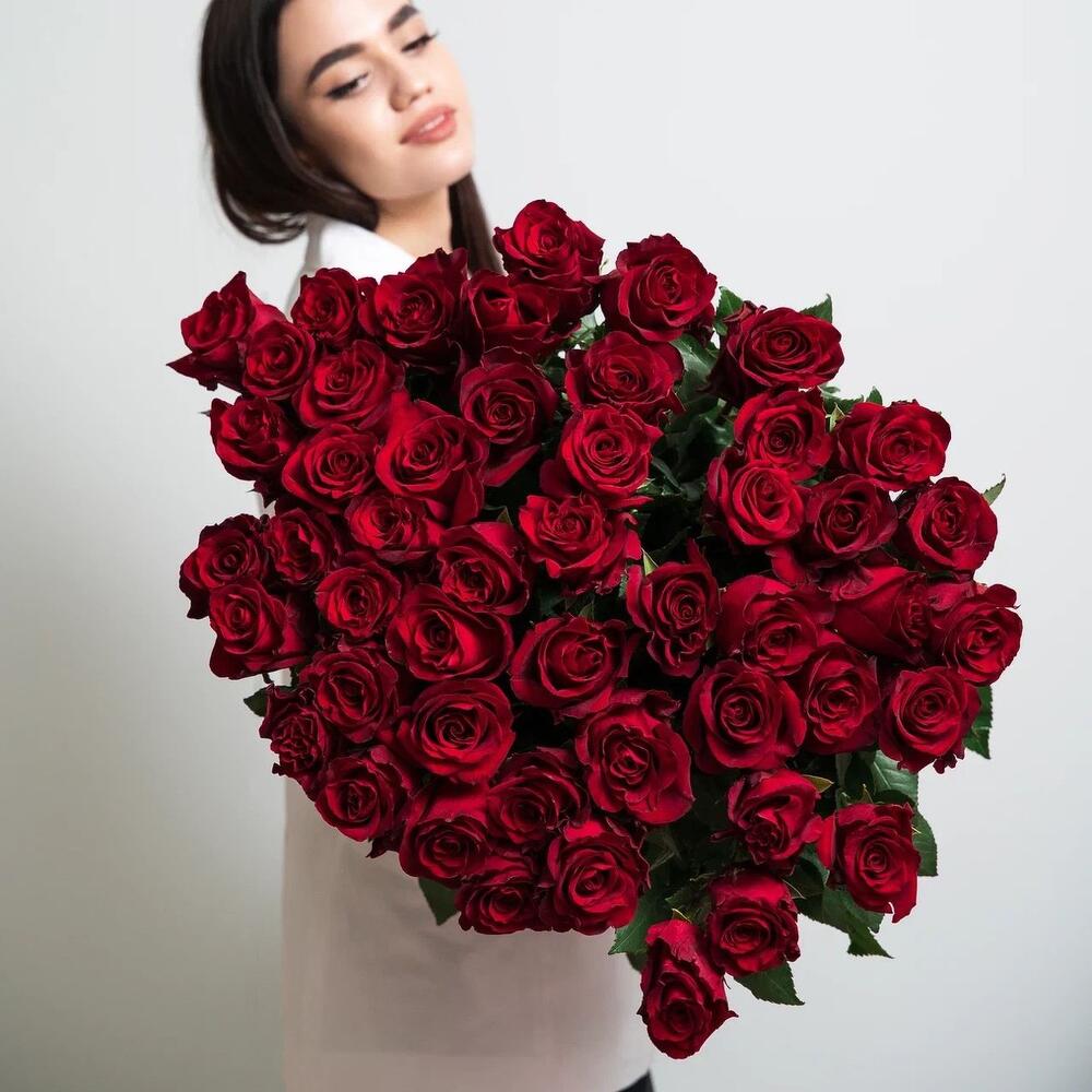 Роскошный букет из 51 красной розы – воплощение безграничной любви Цивильск Чувашская Республика
