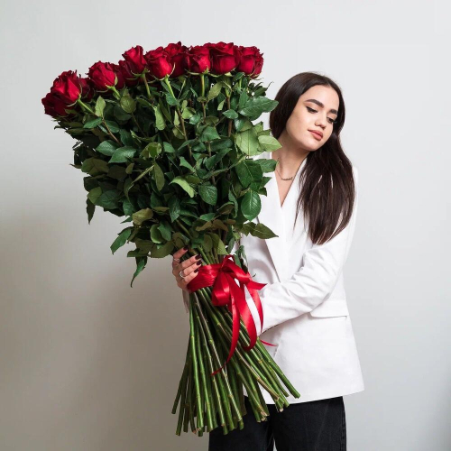 Роскошный букет из 51 красной розы – воплощение безграничной любви Цивильск Чувашская Республика